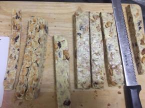 待有余温时切成条切成块