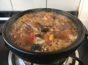 大火煮开收汁至浓稠即可。