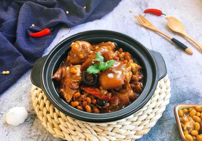 美容养颜养生菜 黄豆煲猪手