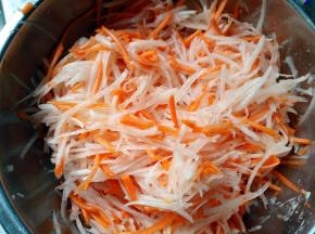 搅拌均匀，静置10分钟