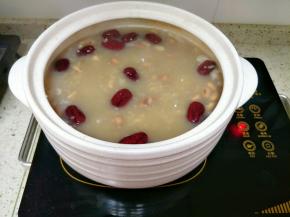 煮至粥浓稠，食材都熟的时候关火