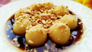 好好吃哦。其实最后一步用焖烧罐焖是入味的关键。焖烧罐可以保持高温，在高温的状态下糖汁很容易浸入丸子中。（如果没有焖烧罐，可以把丸子放入糖浆中小火煮10分钟左右。）