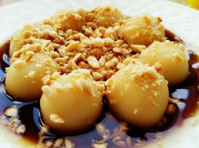 好好吃哦。其实最后一步用焖烧罐焖是入味的关键。焖烧罐可以保持高温，在高温的状态下糖汁很容易浸入丸子中。（如果没有焖烧罐，可以把丸子放入糖浆中小火煮10分钟左右。）