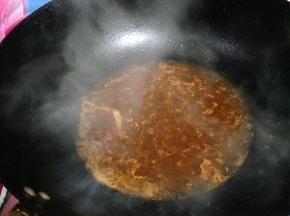 加白糖、水煮开