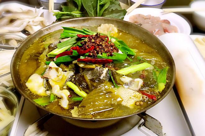 麻辣酸菜鱼火锅