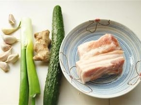 准备食材。