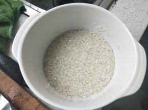 加入适量的米