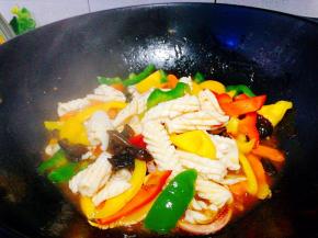 最后加入鱿鱼卷，