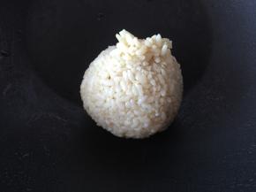 然后捏出小鸡的模样