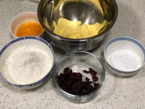 准备好材料，黄油室温软化