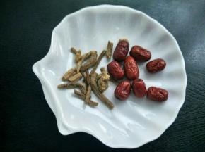 准备红枣。