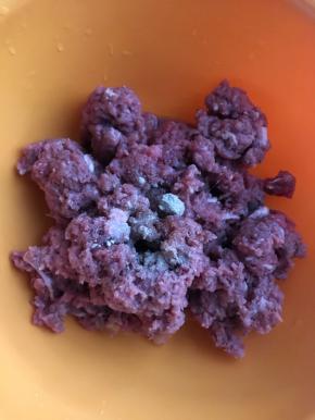 放料酒，盐，酱油、白胡椒粉调味