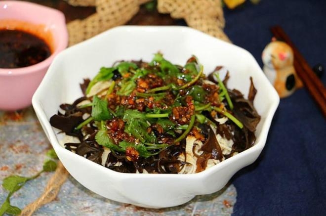开胃凉拌黑木耳豆腐皮丝