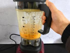 不到1分钟，一杯酸甜可口，细腻无渣的果汁就做好了。