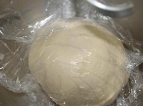 盖上保鲜膜静置30分钟