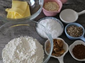 提前称好所有材料
黄油室温软化