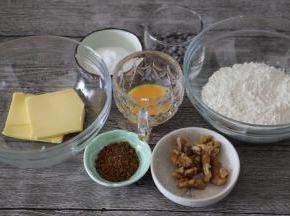 提前称好所有材料
黄油室温软化