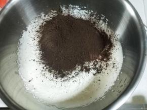 然后加入30g奥利奥碎