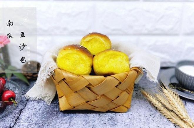 南瓜豆沙面包