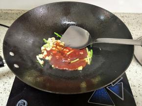 加入番茄酱翻炒