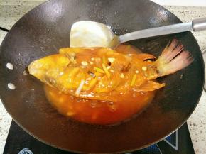 煮到汤汁浓稠，撒上葱花盛出