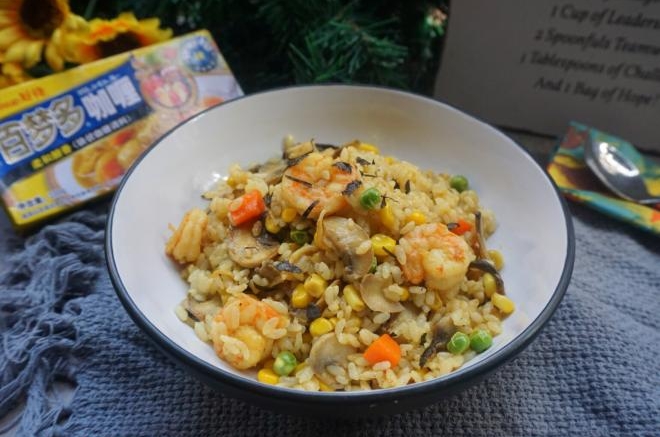 虾仁杂蔬咖喱炒饭