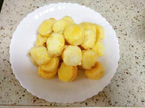 炸至金黄色捞出