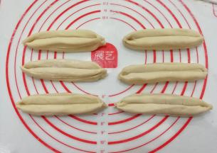 依次做完所有的油条生胚；