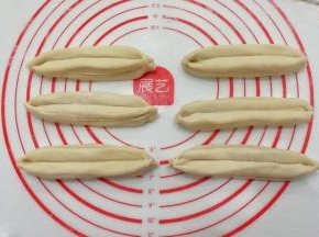 依次做完所有的油条生胚；