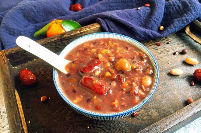 红枣莲子腊八粥