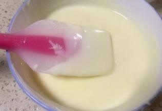 将12隔水融化备用