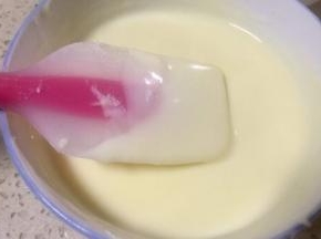 将12隔水融化备用
