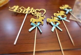 准备好自己喜欢的装饰