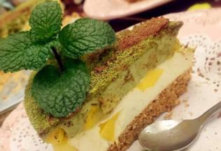 切面看的见的果肉三种口味三层颜色，靓！味道棒棒的滑嫩细腻，奶味十足，都说比外面买的好吃，自己感觉也很不错，为自己打call