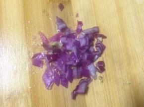 洋葱切末老姜切末备用