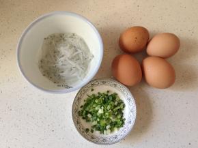 食材准备好，银鱼提前解冻