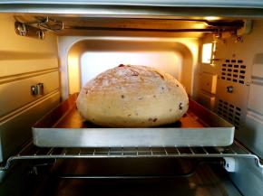 放入预热好的烤箱中下层上火140度下火130度40分