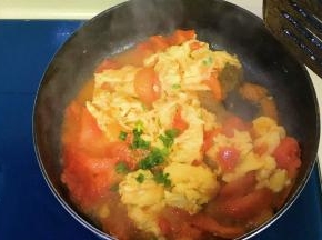 撒上葱花即可关火出锅