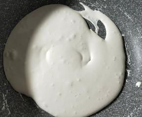 混合至黄油和棉花糖完全融合。