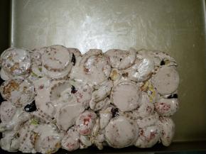 放入金盘整成长方形。