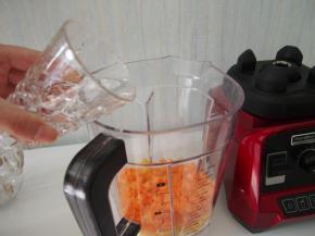 加入100ml纯净水