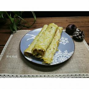 南瓜香混合着芝麻油和面香，营养丰富，特别适合小孩子吃