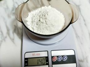 准备低筋面粉，