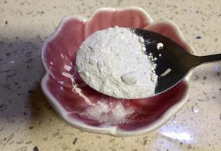 准备欠计，放入淀粉