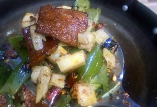 从藕丁看得出来'佐料都依附'在食物上了