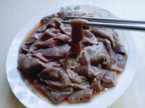 不要切的太厚，切的块也不要太大。