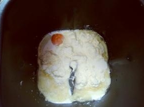 再加入玉米油，奶粉。