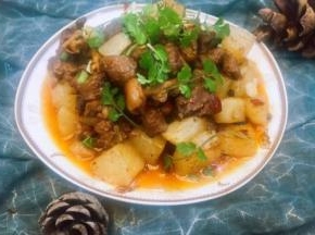 鲜美，软糯的带皮羊肉吃在嘴里很有口感，清甜化渣的白萝卜入口即化，……美味
