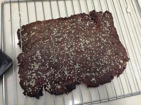 出炉放在烤盘上晾凉即可