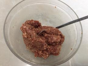 搅拌均匀后腌制10分钟